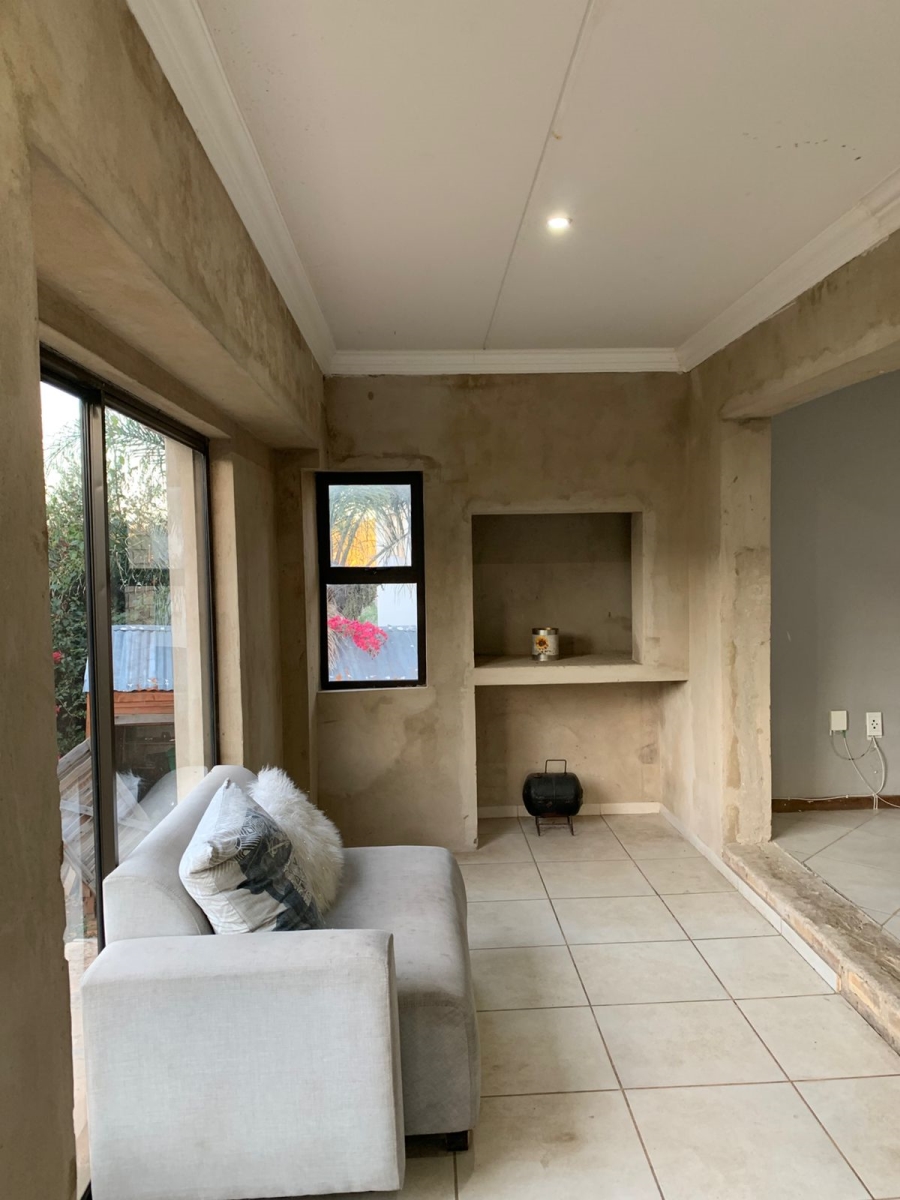 4 Bedroom Property for Sale in Thatchfield Estate Gauteng