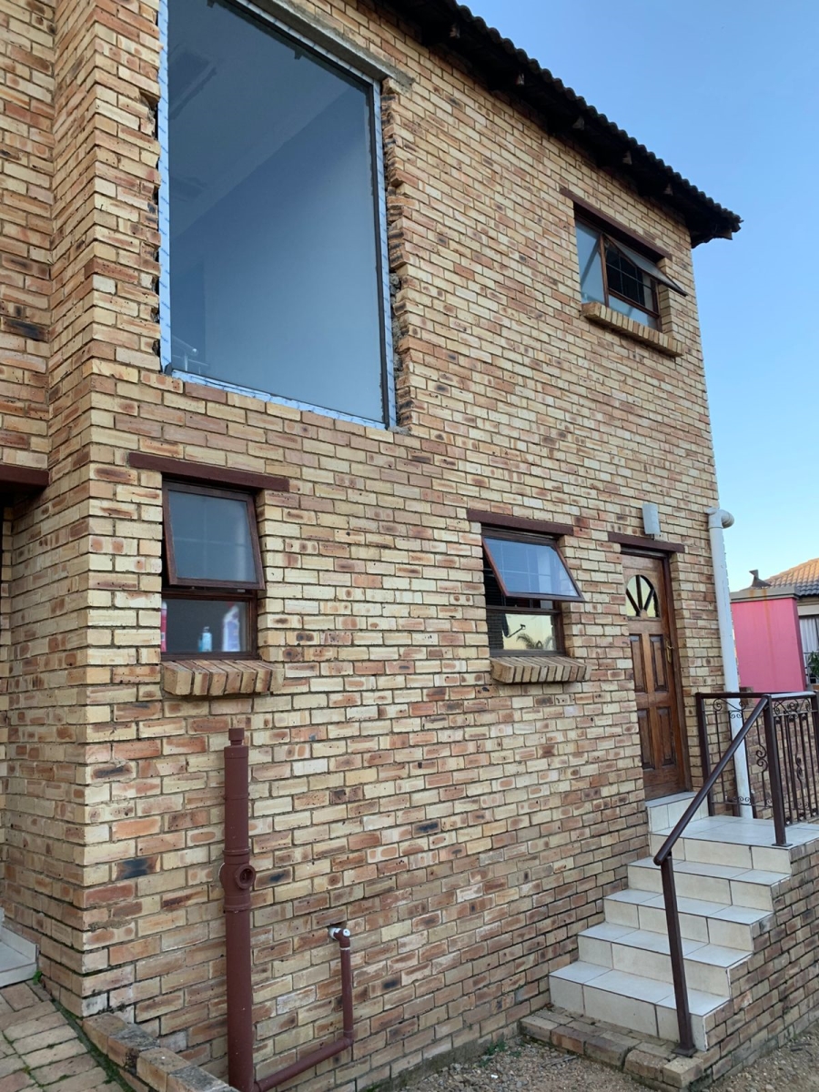 4 Bedroom Property for Sale in Thatchfield Estate Gauteng