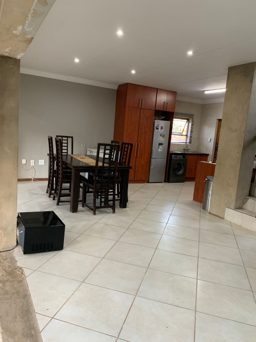 4 Bedroom Property for Sale in Thatchfield Estate Gauteng