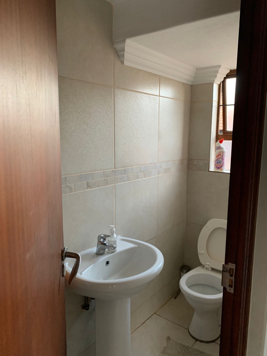 4 Bedroom Property for Sale in Thatchfield Estate Gauteng