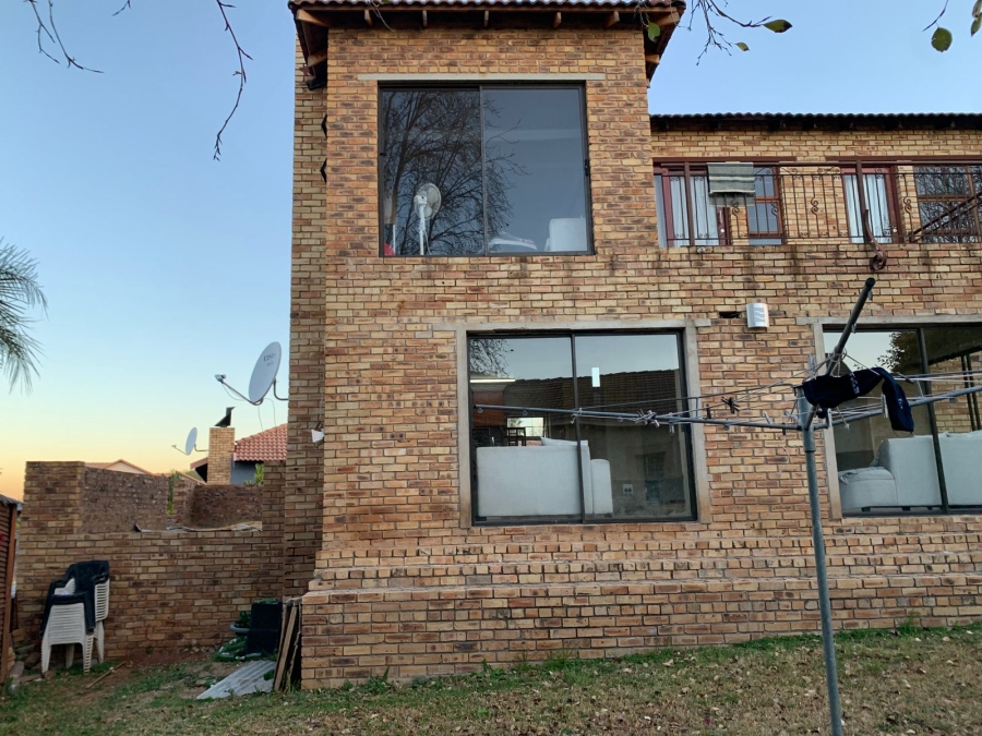 4 Bedroom Property for Sale in Thatchfield Estate Gauteng