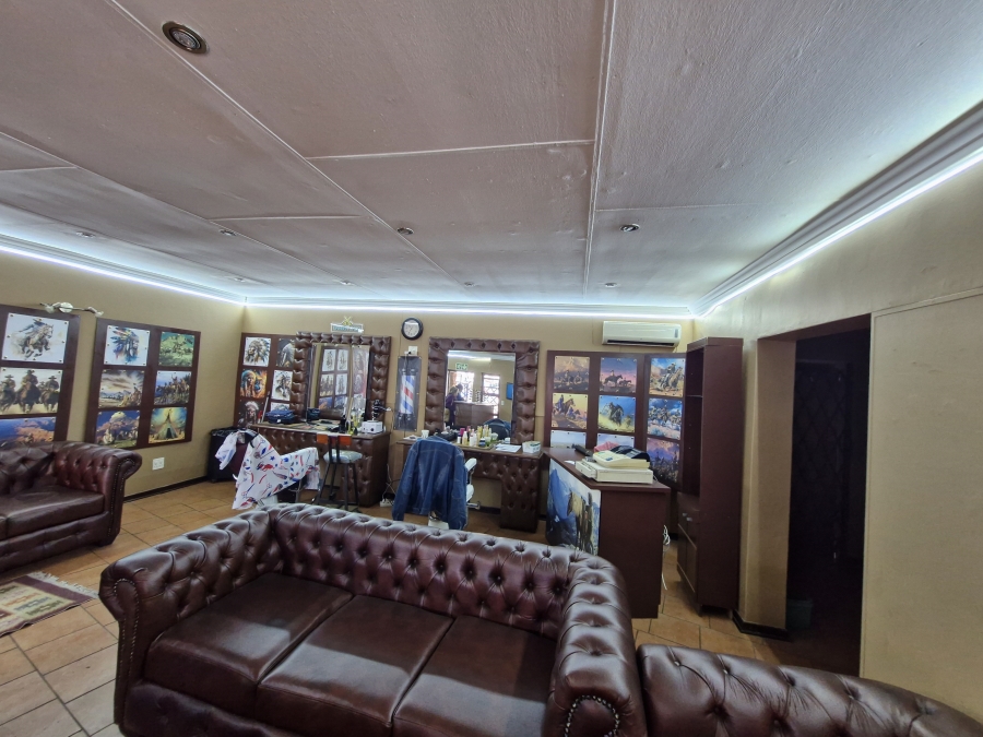 To Let commercial Property for Rent in Wierda Park Gauteng