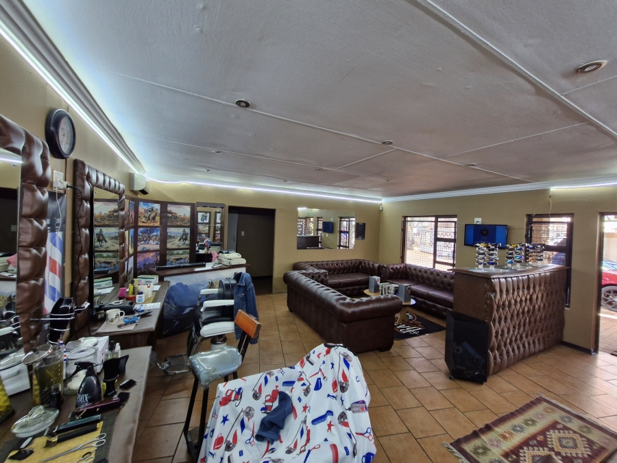 To Let commercial Property for Rent in Wierda Park Gauteng