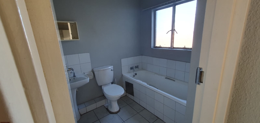 To Let 2 Bedroom Property for Rent in Randhart Gauteng