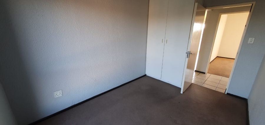 To Let 2 Bedroom Property for Rent in Randhart Gauteng