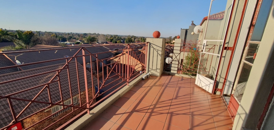 To Let 2 Bedroom Property for Rent in Randhart Gauteng