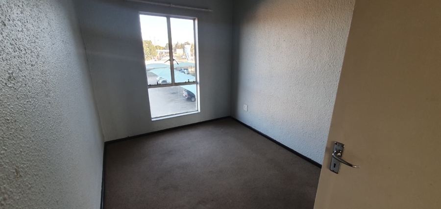 To Let 2 Bedroom Property for Rent in Randhart Gauteng