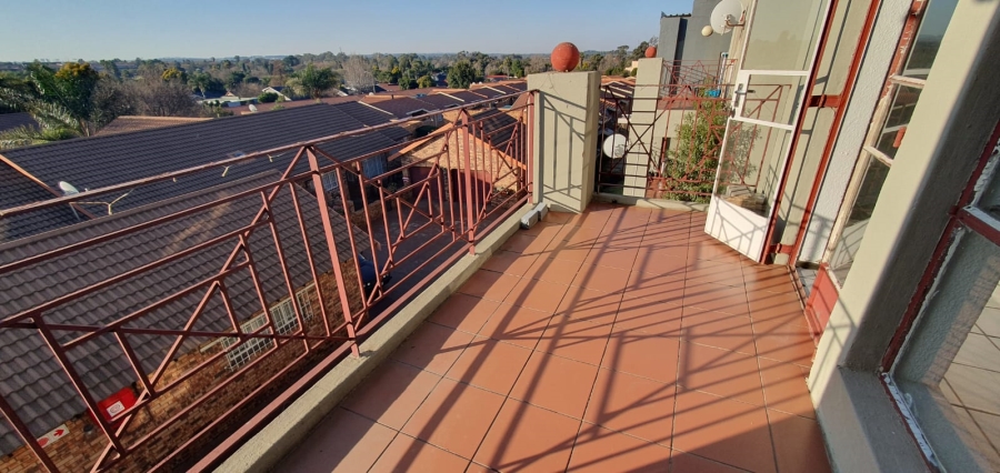 To Let 2 Bedroom Property for Rent in Randhart Gauteng