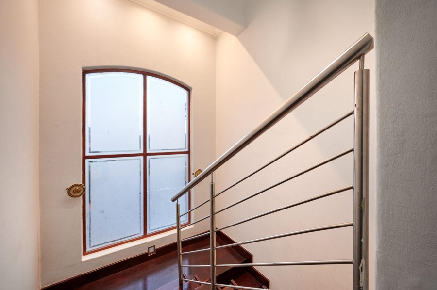 4 Bedroom Property for Sale in Paulshof Gauteng