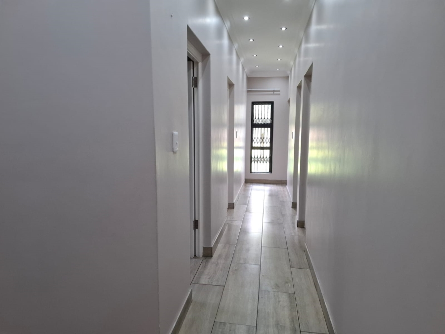 4 Bedroom Property for Sale in Unitas Park Gauteng