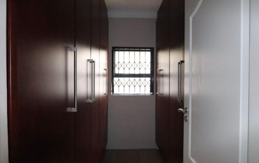 4 Bedroom Property for Sale in Unitas Park Gauteng