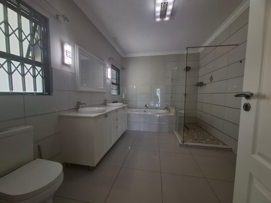 4 Bedroom Property for Sale in Unitas Park Gauteng