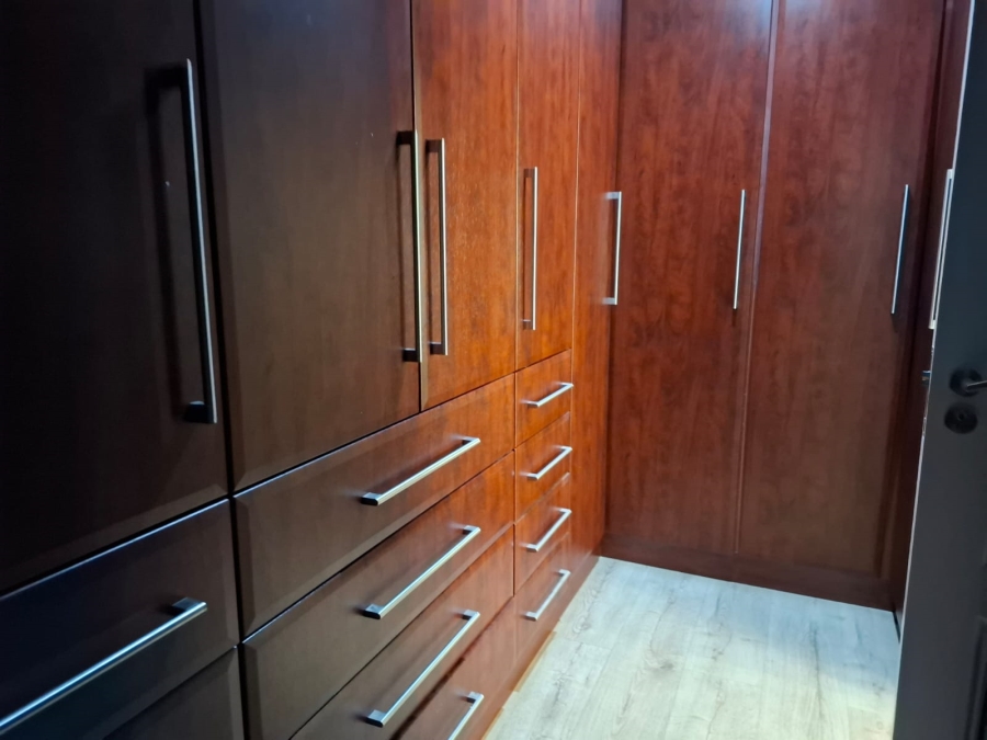 4 Bedroom Property for Sale in Unitas Park Gauteng