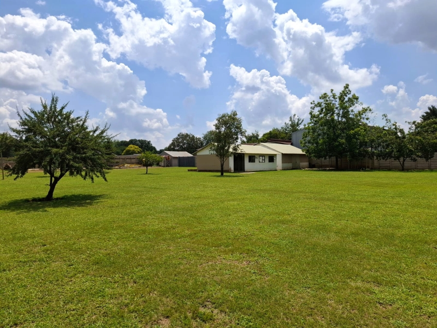 4 Bedroom Property for Sale in Unitas Park Gauteng