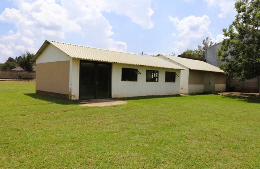 4 Bedroom Property for Sale in Unitas Park Gauteng