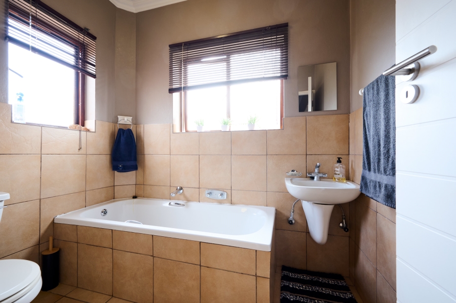 3 Bedroom Property for Sale in Halfway Gardens Gauteng