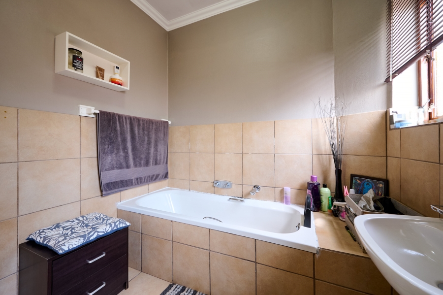 3 Bedroom Property for Sale in Halfway Gardens Gauteng