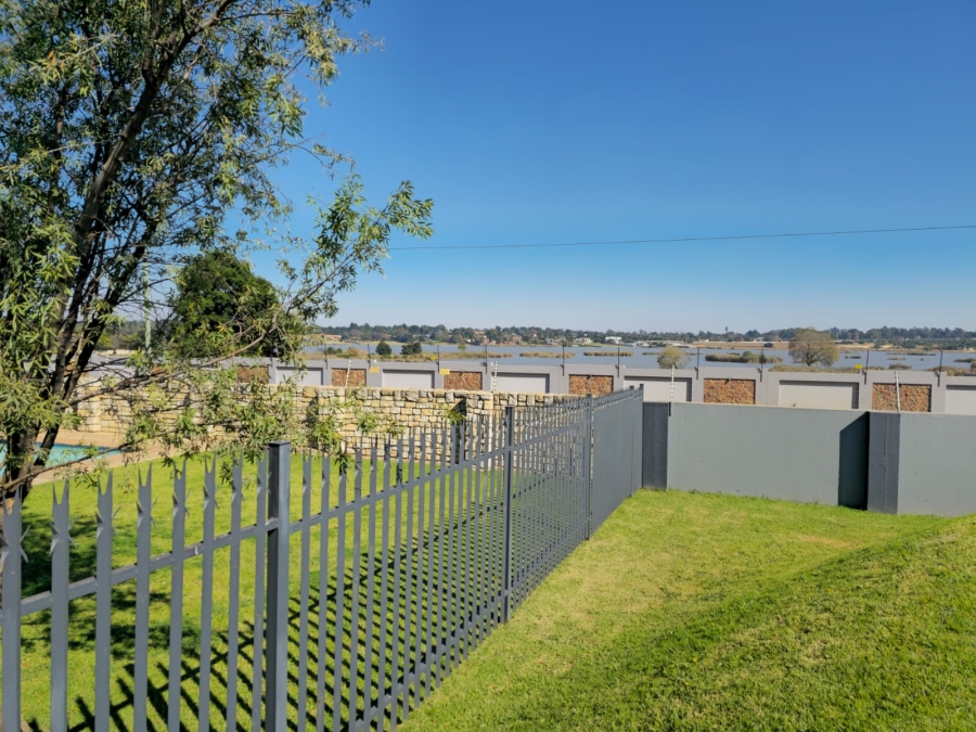 2 Bedroom Property for Sale in Rynfield A H Gauteng