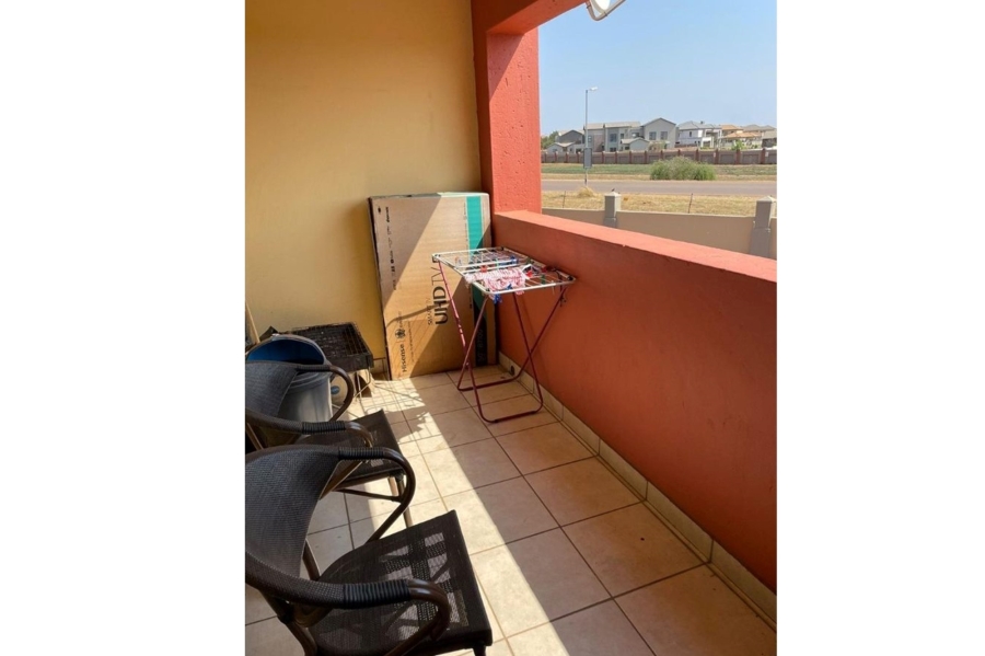 To Let 2 Bedroom Property for Rent in Monavoni Gauteng