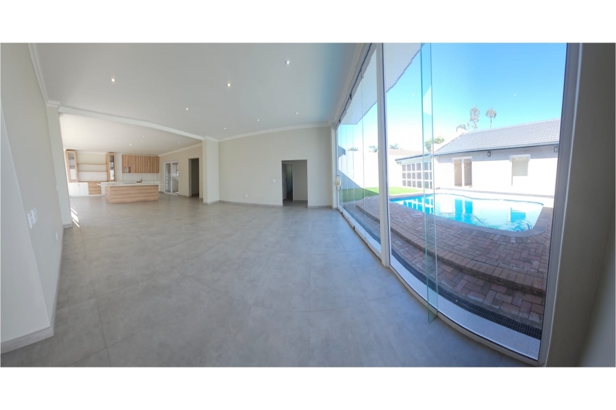 5 Bedroom Property for Sale in Wierda Park Gauteng
