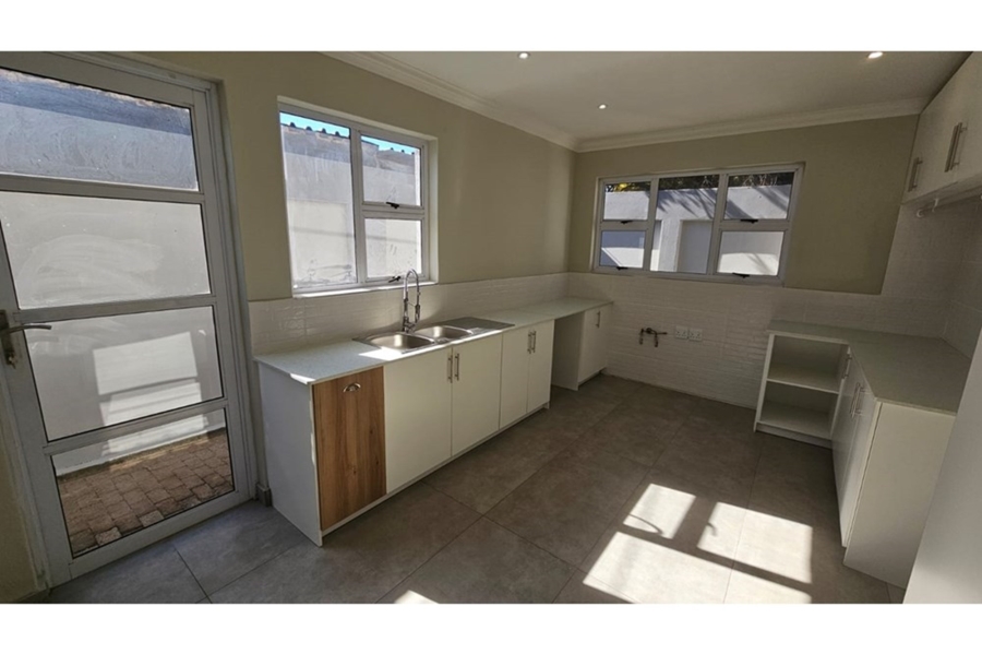 5 Bedroom Property for Sale in Wierda Park Gauteng