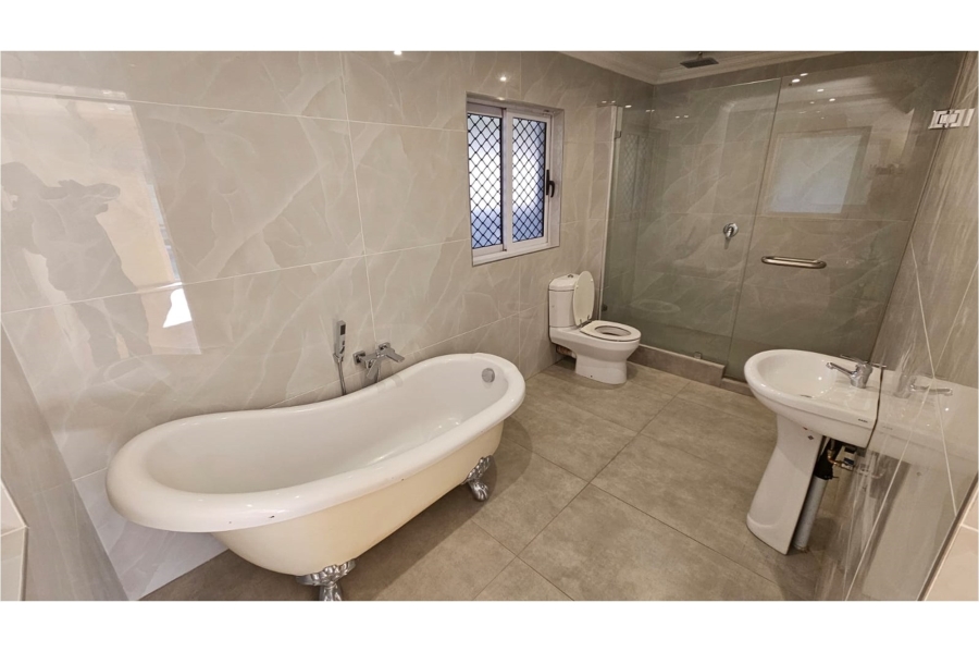 5 Bedroom Property for Sale in Wierda Park Gauteng