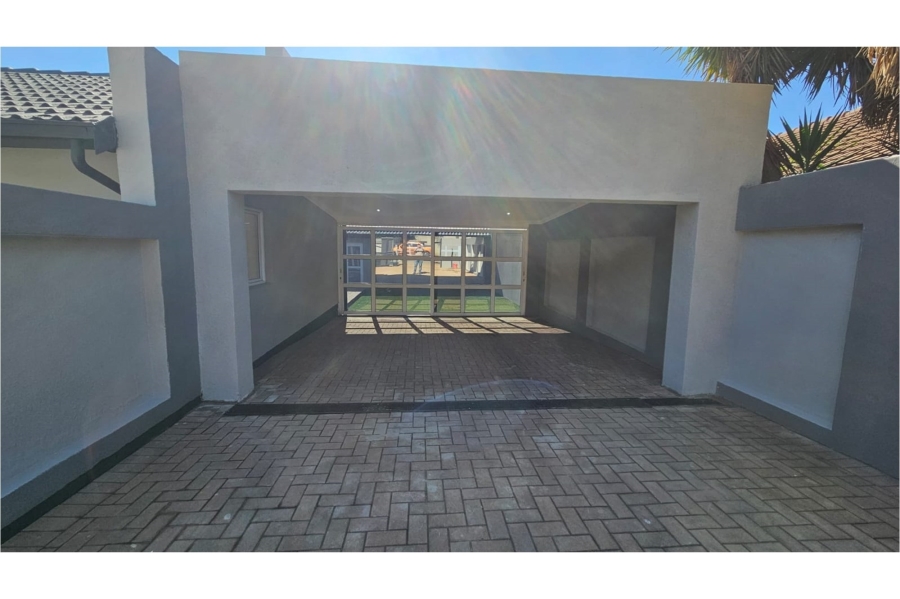 5 Bedroom Property for Sale in Wierda Park Gauteng