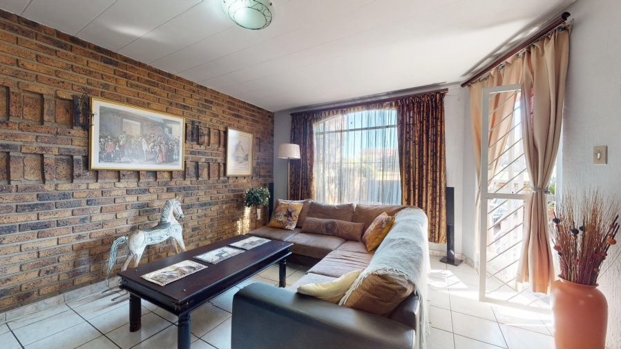 2 Bedroom Property for Sale in Albemarle Gauteng