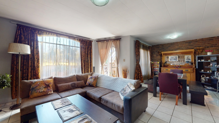 2 Bedroom Property for Sale in Albemarle Gauteng
