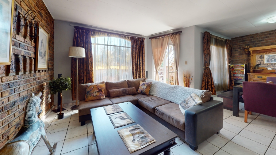 2 Bedroom Property for Sale in Albemarle Gauteng