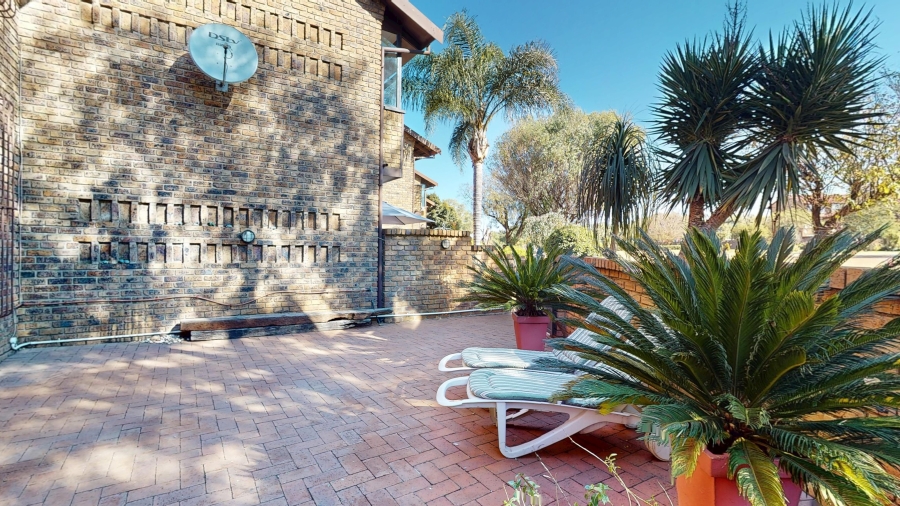2 Bedroom Property for Sale in Albemarle Gauteng