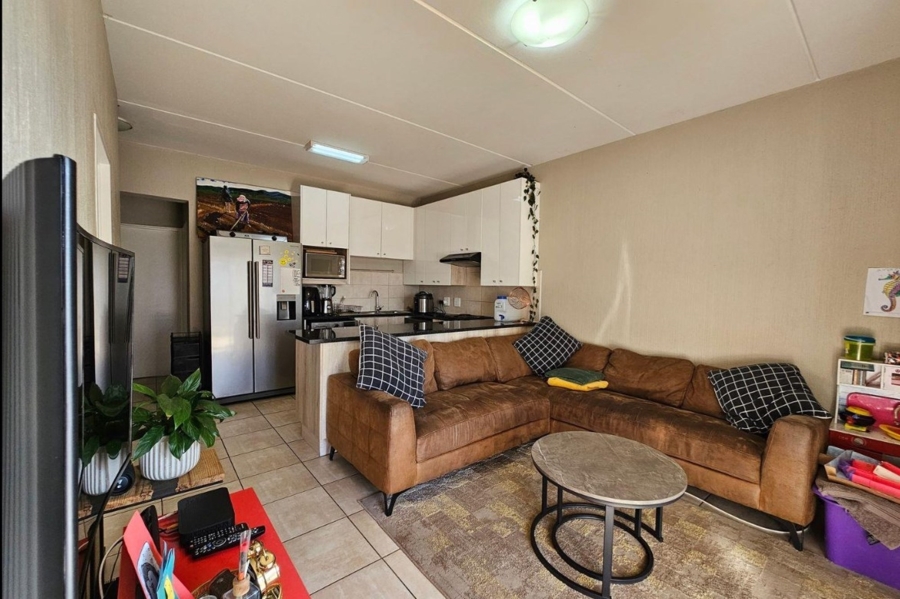 To Let 2 Bedroom Property for Rent in Barbeque Downs Gauteng