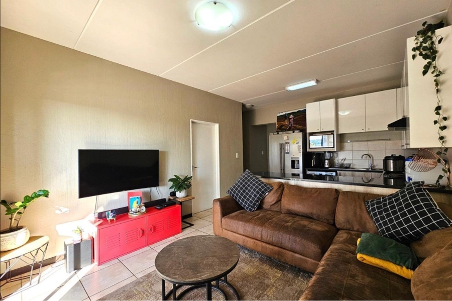 To Let 2 Bedroom Property for Rent in Barbeque Downs Gauteng