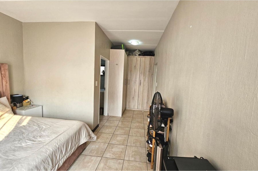 To Let 2 Bedroom Property for Rent in Barbeque Downs Gauteng