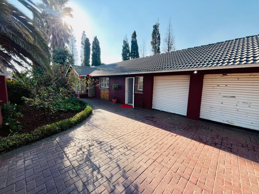 4 Bedroom Property for Sale in Groeneweide Gauteng