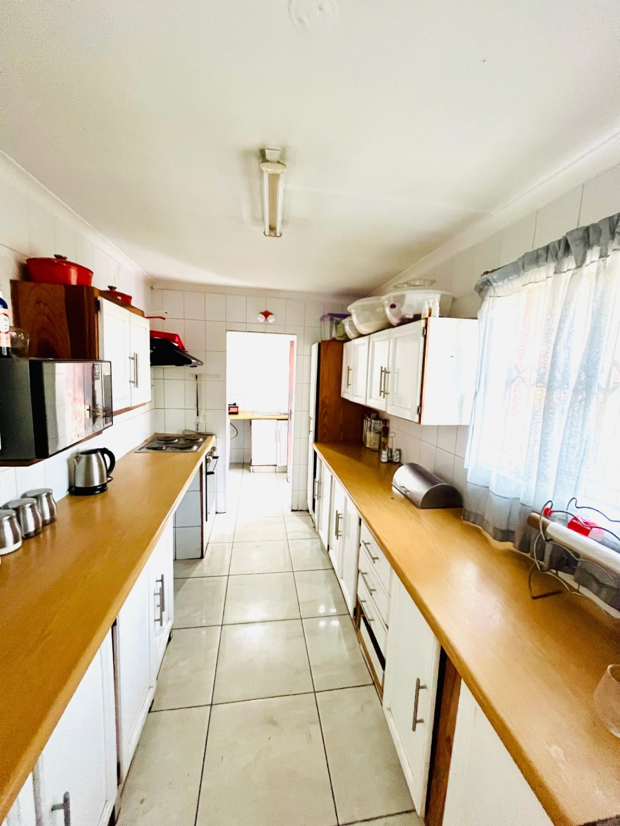 4 Bedroom Property for Sale in Groeneweide Gauteng