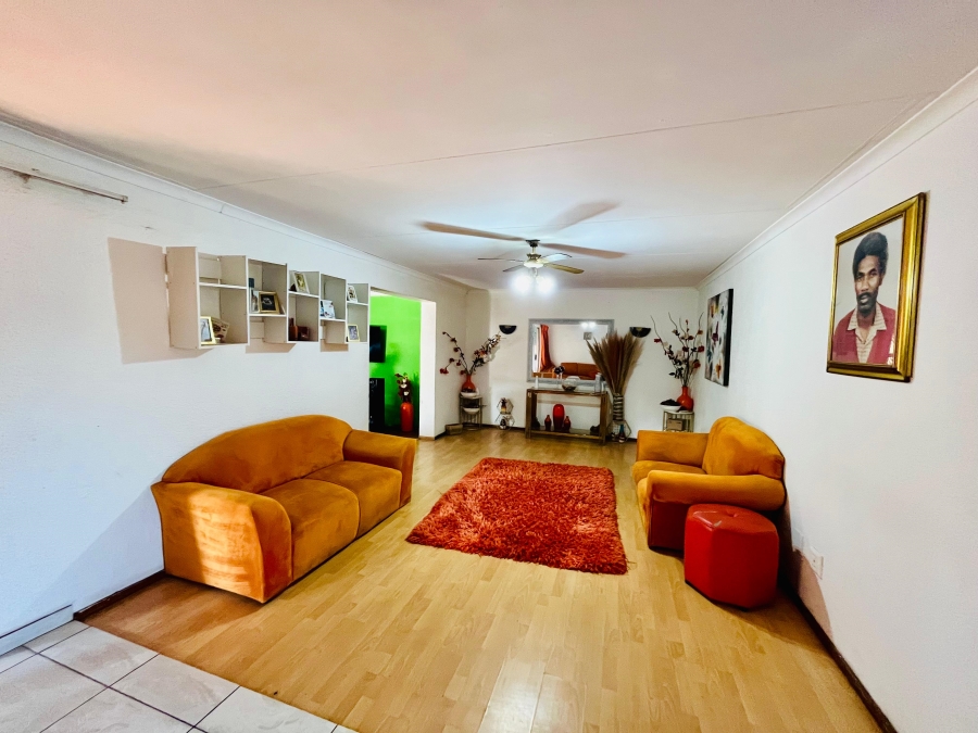 4 Bedroom Property for Sale in Groeneweide Gauteng