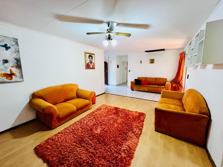 4 Bedroom Property for Sale in Groeneweide Gauteng