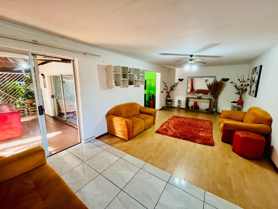 4 Bedroom Property for Sale in Groeneweide Gauteng