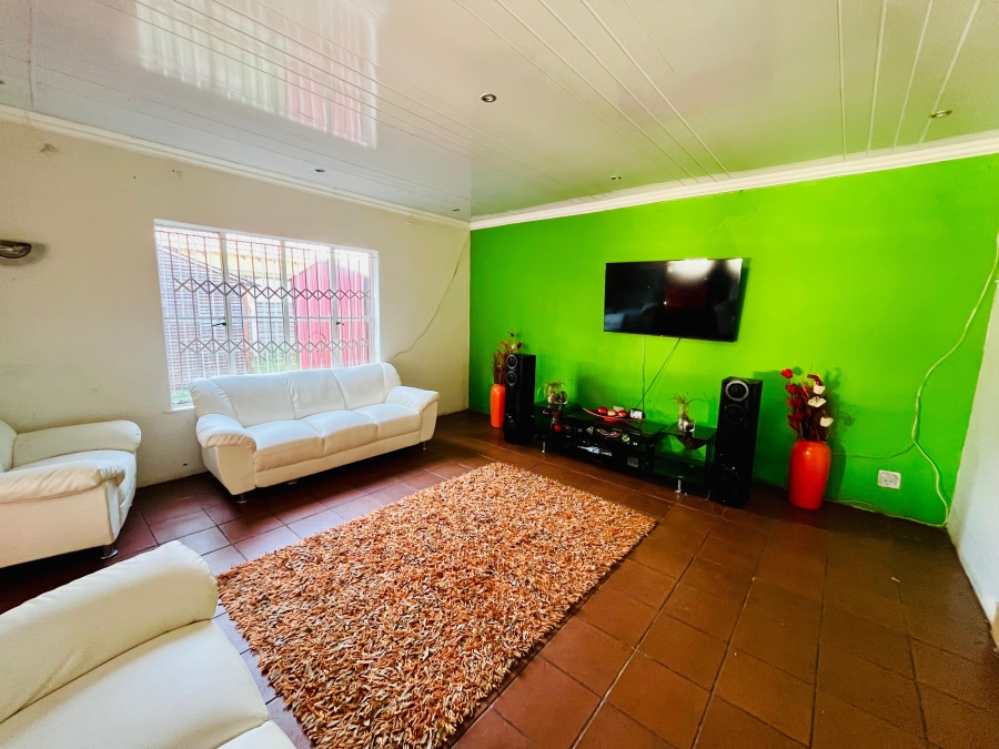 4 Bedroom Property for Sale in Groeneweide Gauteng