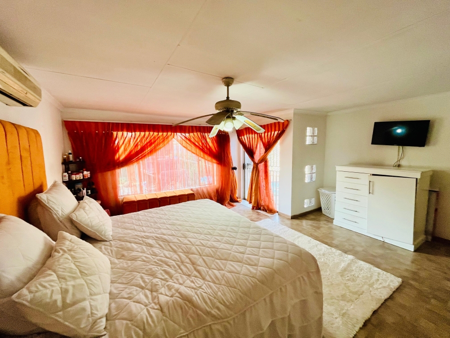 4 Bedroom Property for Sale in Groeneweide Gauteng
