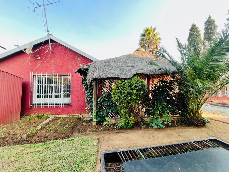 4 Bedroom Property for Sale in Groeneweide Gauteng