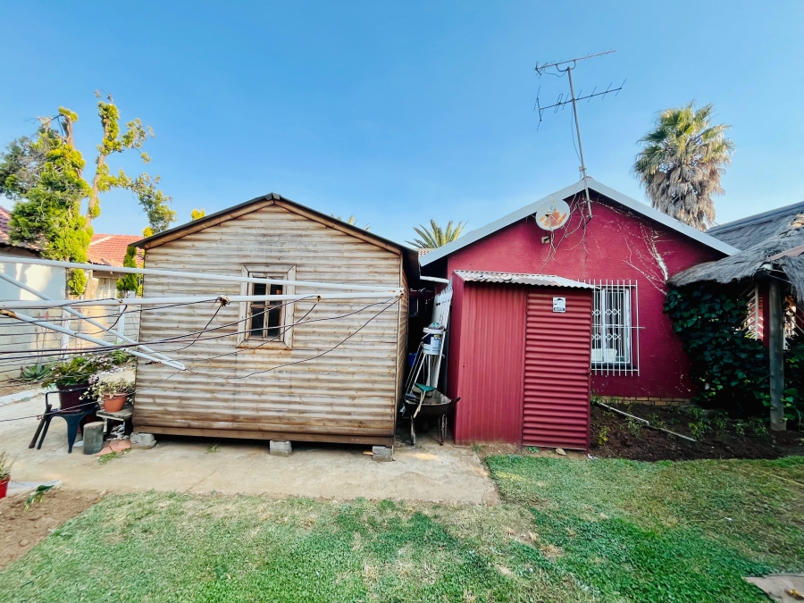 4 Bedroom Property for Sale in Groeneweide Gauteng
