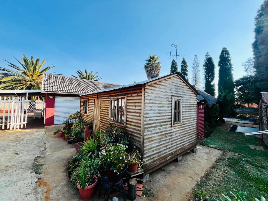4 Bedroom Property for Sale in Groeneweide Gauteng