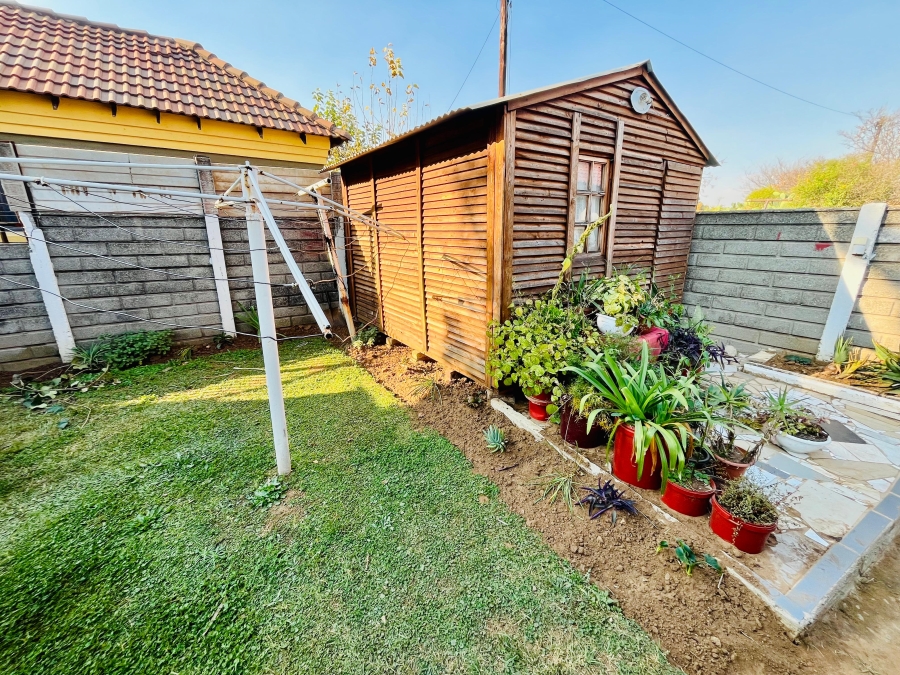 4 Bedroom Property for Sale in Groeneweide Gauteng