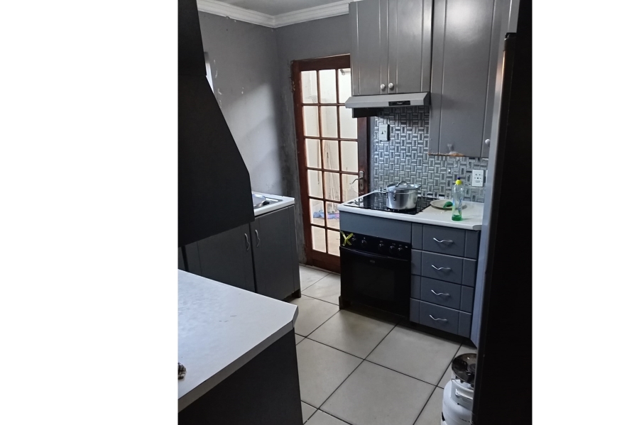 3 Bedroom Property for Sale in Thulani Gauteng