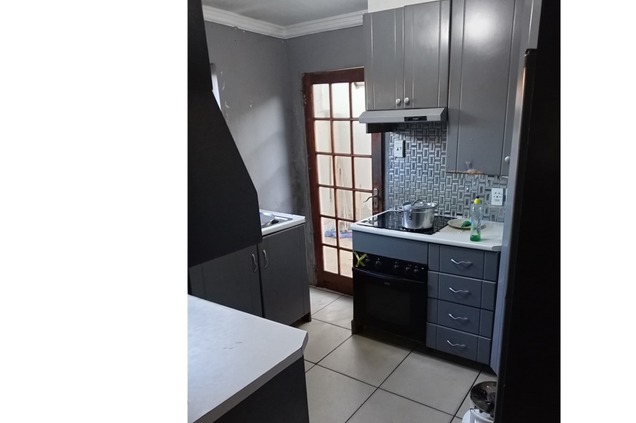 3 Bedroom Property for Sale in Thulani Gauteng