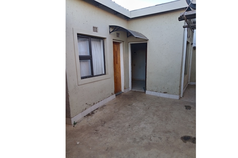 3 Bedroom Property for Sale in Thulani Gauteng