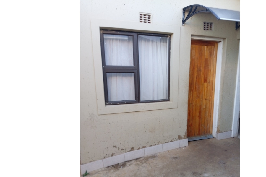3 Bedroom Property for Sale in Thulani Gauteng