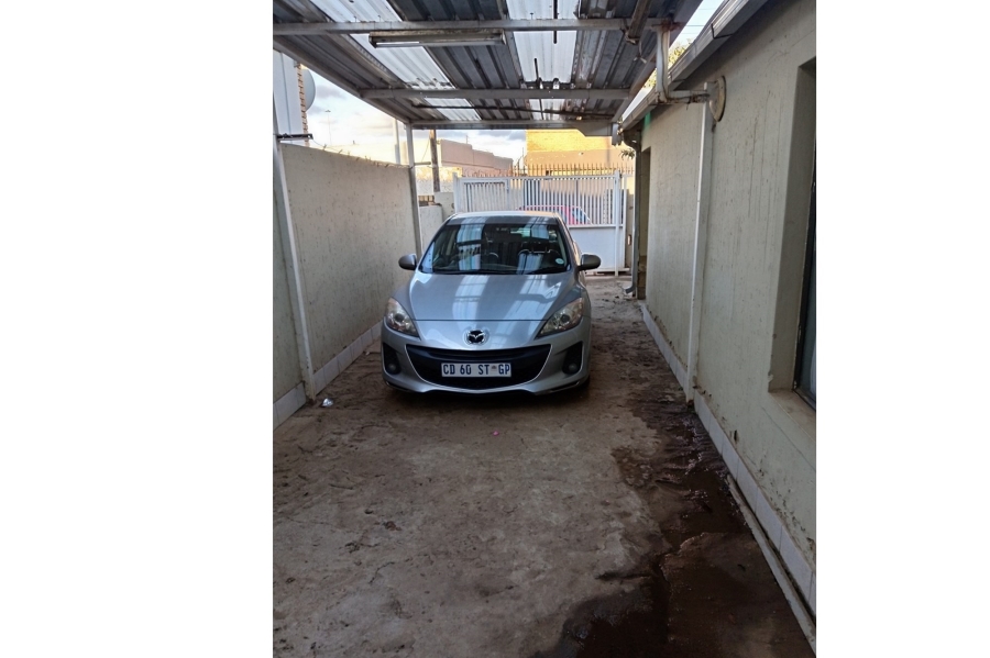 3 Bedroom Property for Sale in Thulani Gauteng